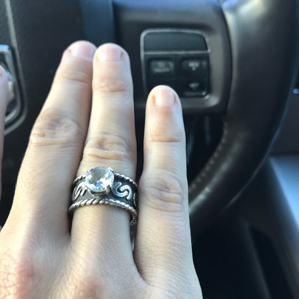 Custom Fanning Jewelry Ring